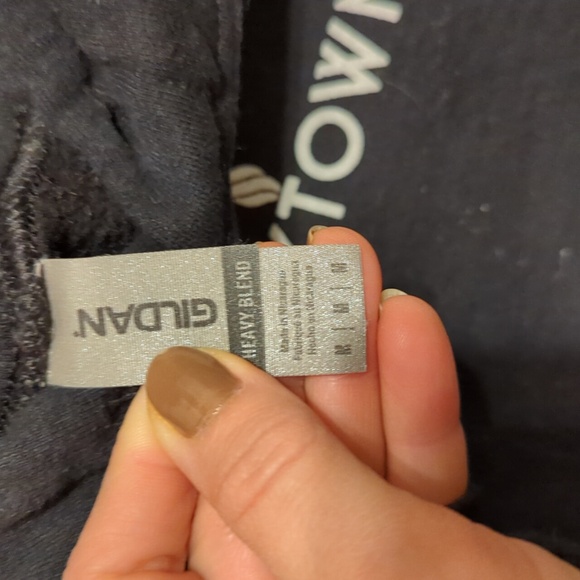 Black Hoodie with graphic - size medium - Picture 3 of 5